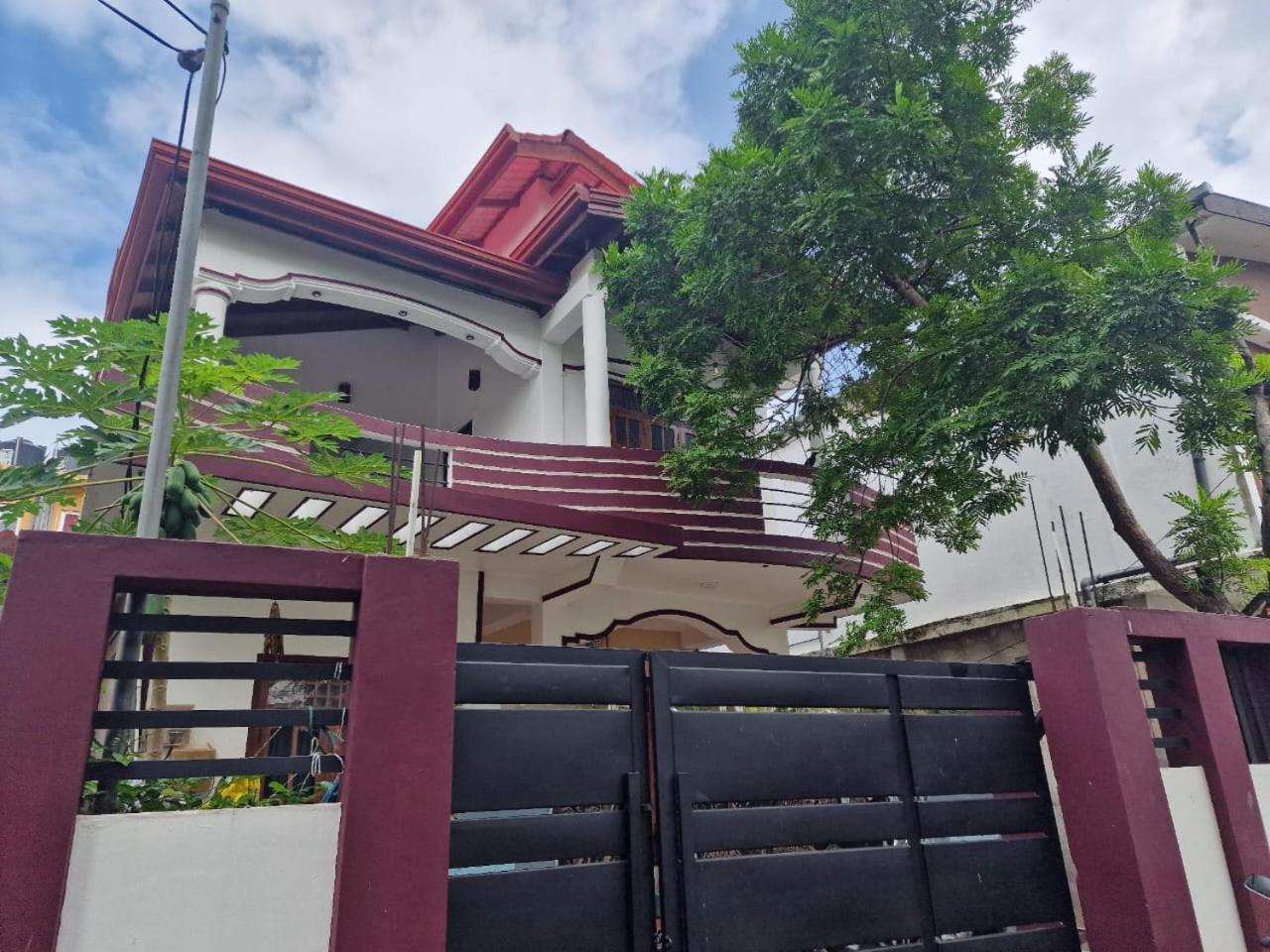 Javi Holiday Home Trincomalee Exterior photo