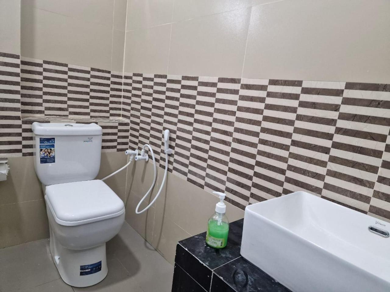 Javi Holiday Home Trincomalee Exterior photo